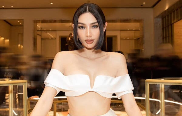 hai-thu-hoa-hau-duoc-san-don-nhat-showbiz-thuy-tien-luon-giau-cong-chung-938