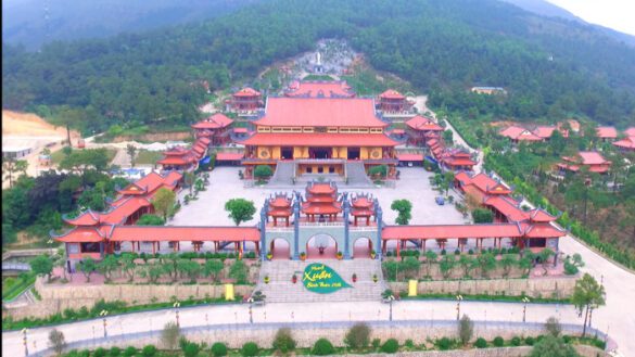 hang-tram-ty-do-ve-chua-ba-vang-chi-trong-3-nam-xay-dung-585x329-1