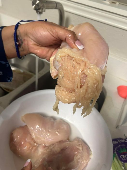 P2. Mom shares disgusting photo of chicken breast that shreds into spaghetti