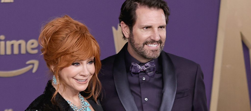 P2. At 69, Reba McEntire wears transparent lace to 2024 ACM Awards 2024, and everyone’s saying the same thing