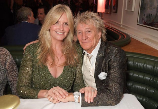 P2. Rod Stewart’s wife Penny Lancaster blasted online at 53, fans say tiny bikini unflattering